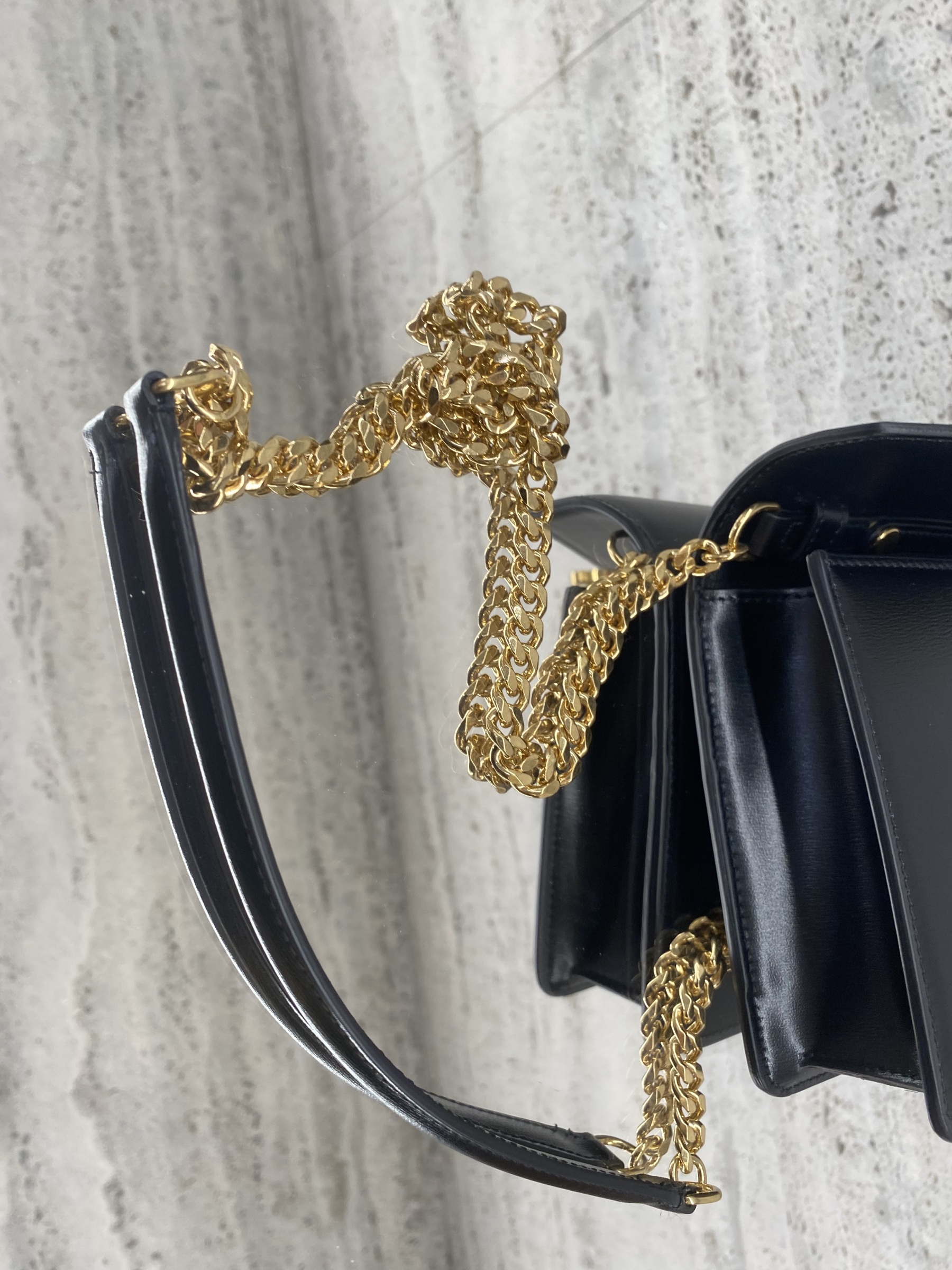 CELINE 【入手困難】☆TRIOMPHE☆ チェーンウォレット★ 全色