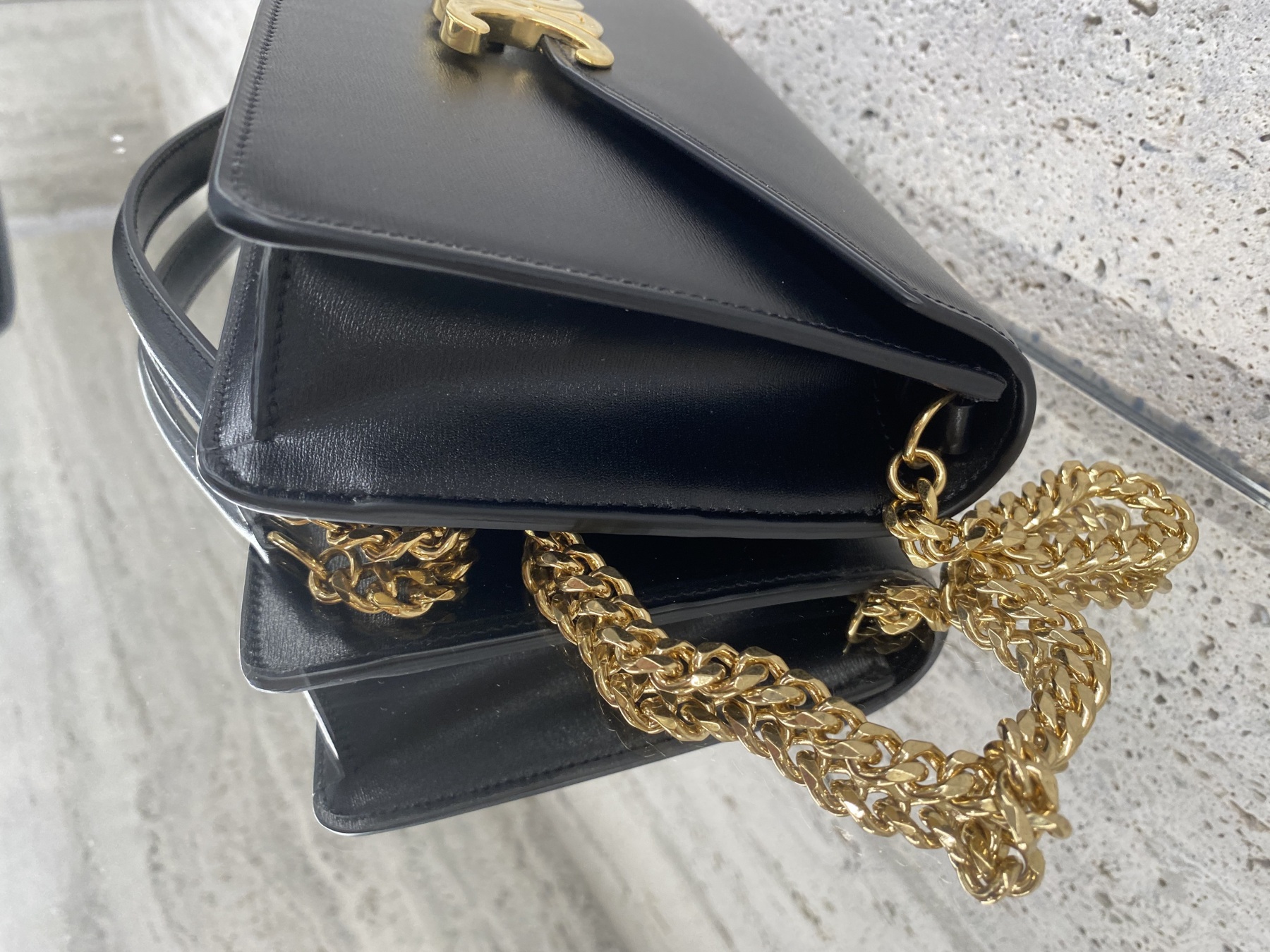 CELINE 【入手困難】☆TRIOMPHE☆ チェーンウォレット★ 全色