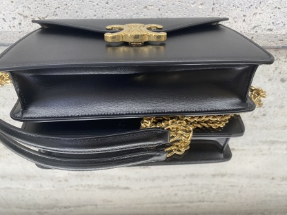 CELINE 【入手困難】☆TRIOMPHE☆ チェーンウォレット★ 全色