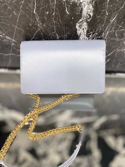 CELINE 【入手困難】☆TRIOMPHE☆ チェーンウォレット★ 全色