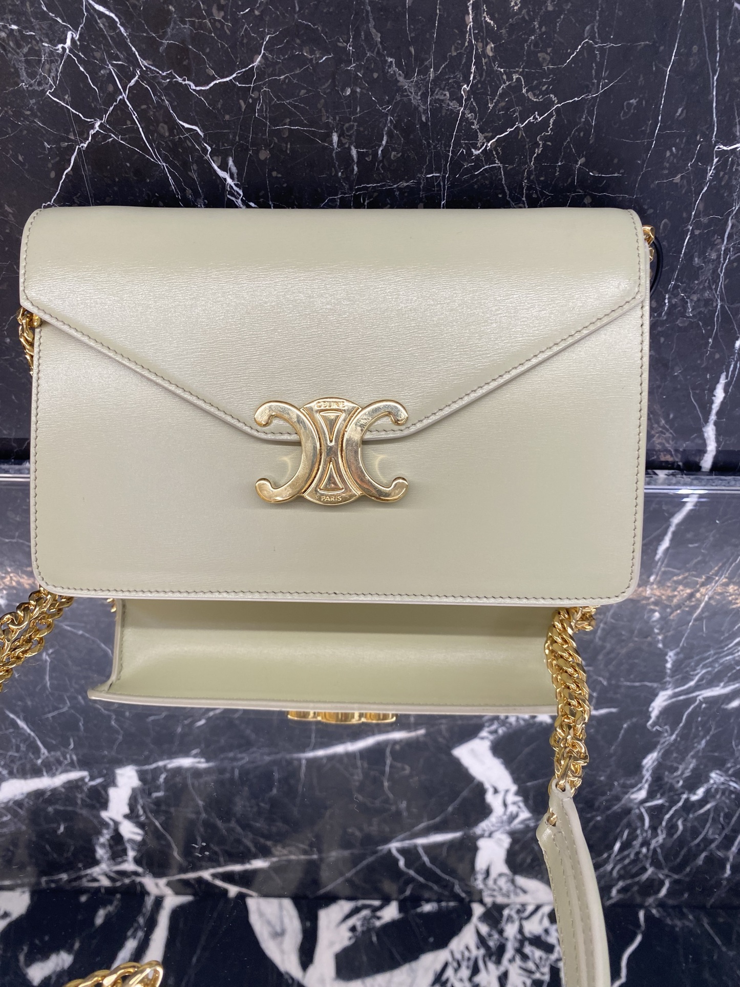 CELINE 【入手困難】☆TRIOMPHE☆ チェーンウォレット★ 全色