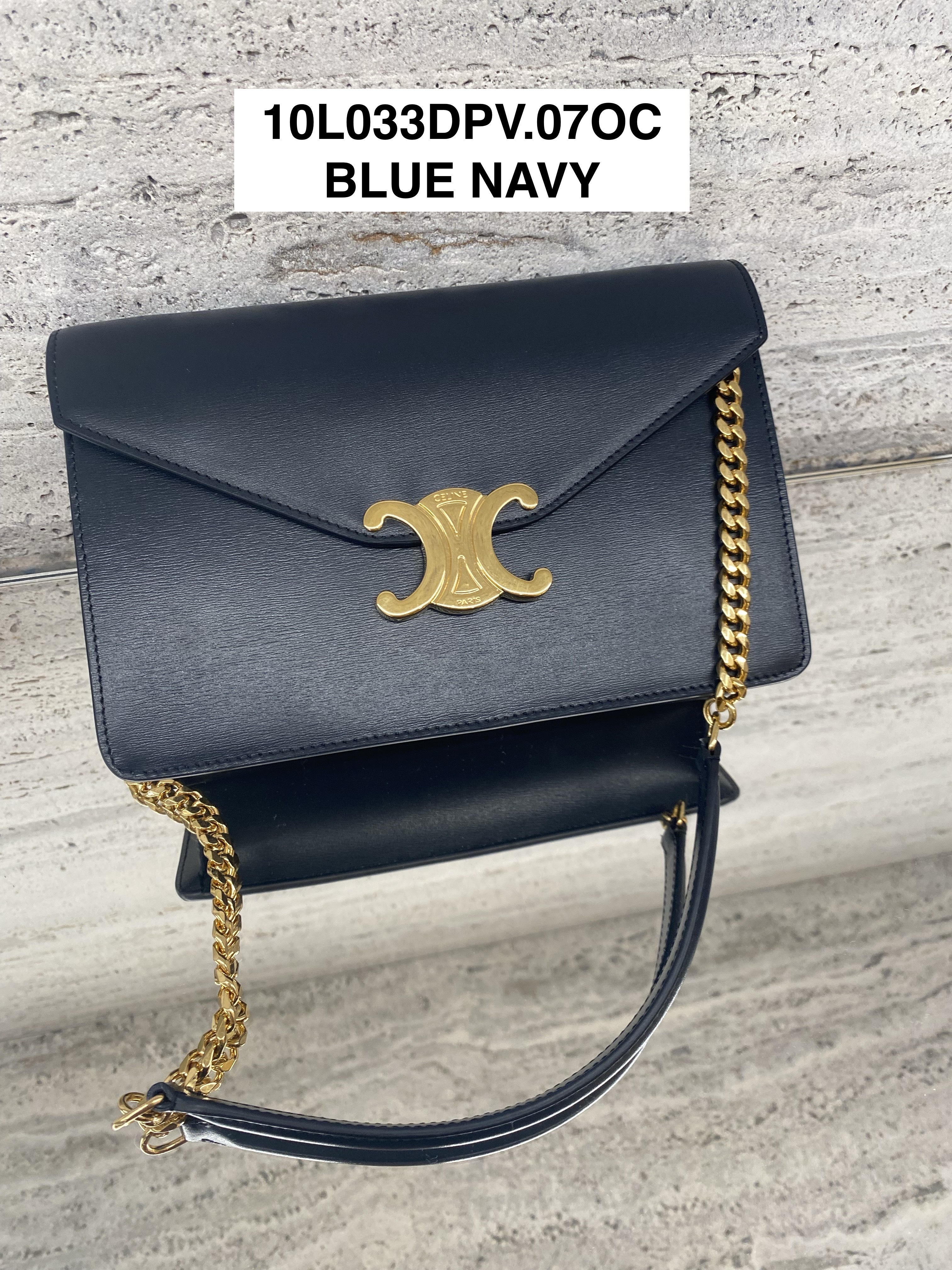 CELINE 【入手困難】☆TRIOMPHE☆ チェーンウォレット★ 全色