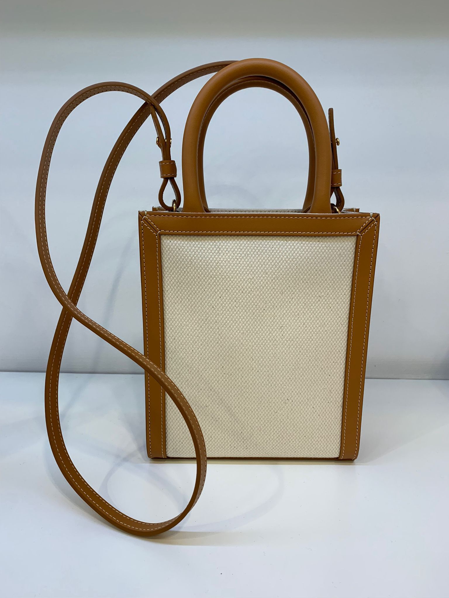 【CELINE直営】セール！ヴァーティカルカバ 早い者勝ち！