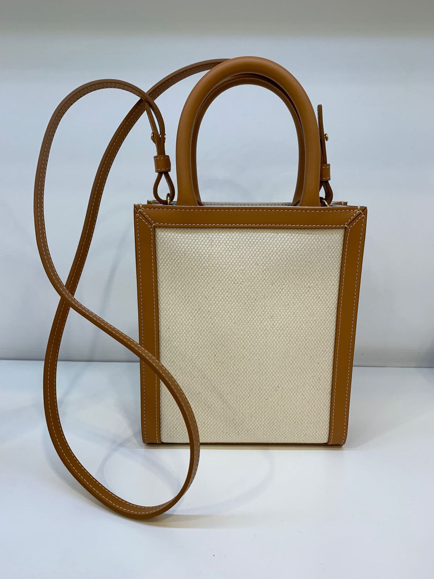 【CELINE直営】セール！ヴァーティカルカバ 早い者勝ち！