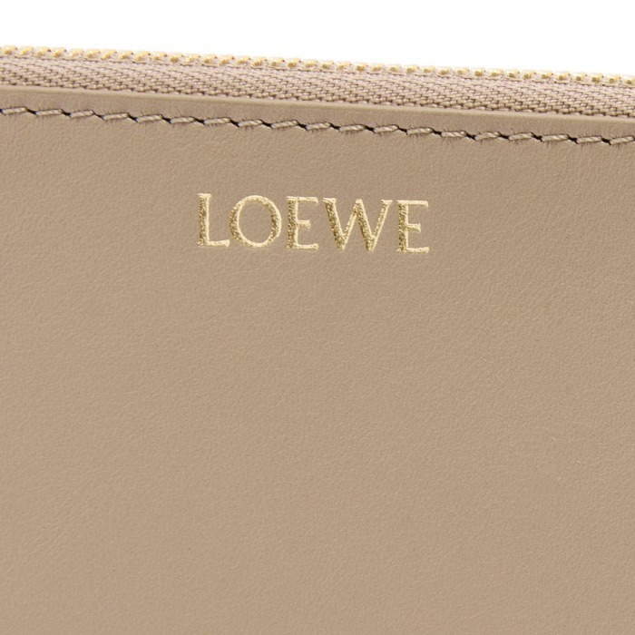 【LOEWE】ノット コインカードホルダー（シャイニーナパカーフ）