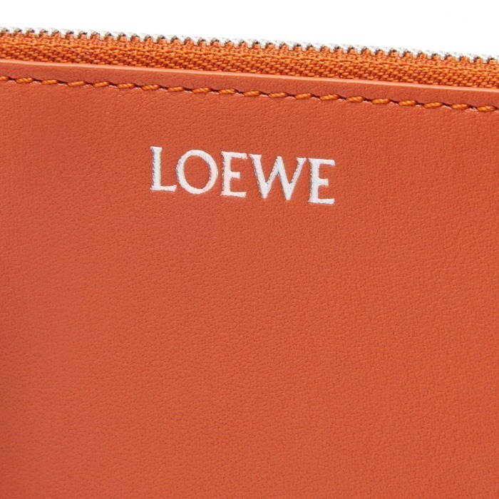 【LOEWE】ノット コインカードホルダー（シャイニーナパカーフ）