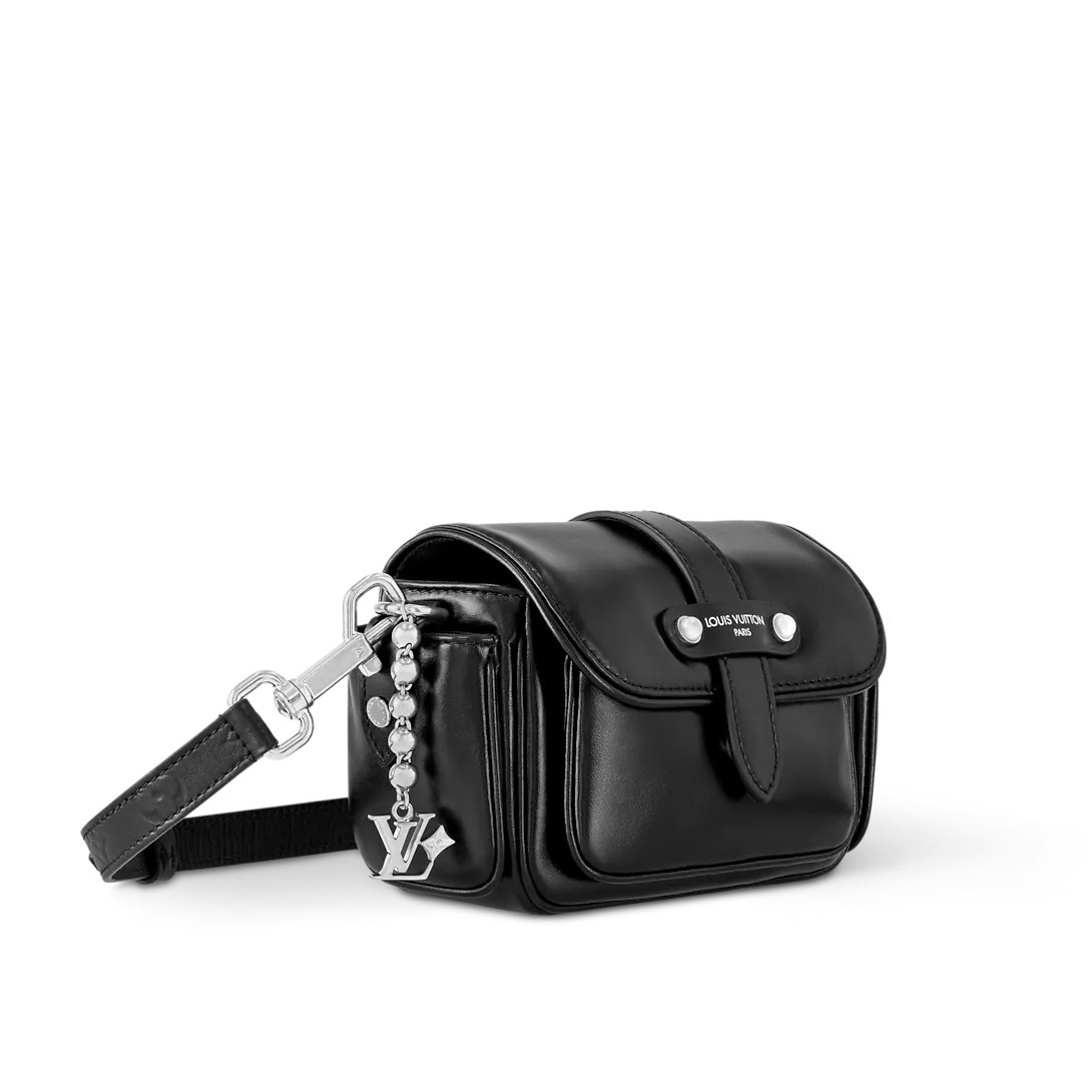 【男女問わず◎】LouisVuitton カーゴ ウェアラブル ウォレット