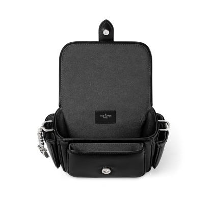 【男女問わず◎】LouisVuitton カーゴ ウェアラブル ウォレット