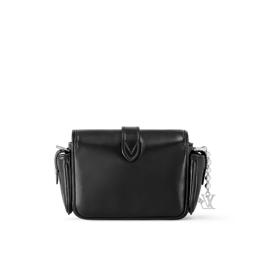 【男女問わず◎】LouisVuitton カーゴ ウェアラブル ウォレット