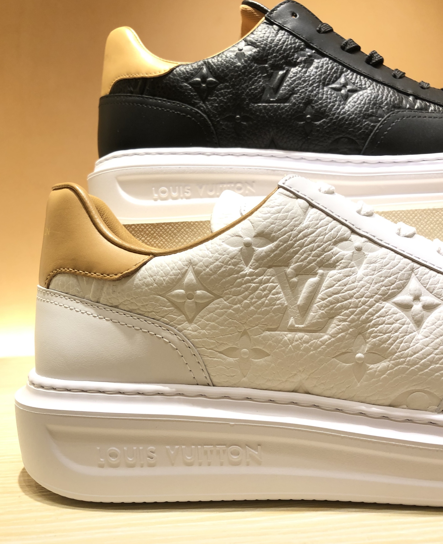 ルイヴィトン★ビバリーヒルズ ラインスニーカー★2色・関税込み