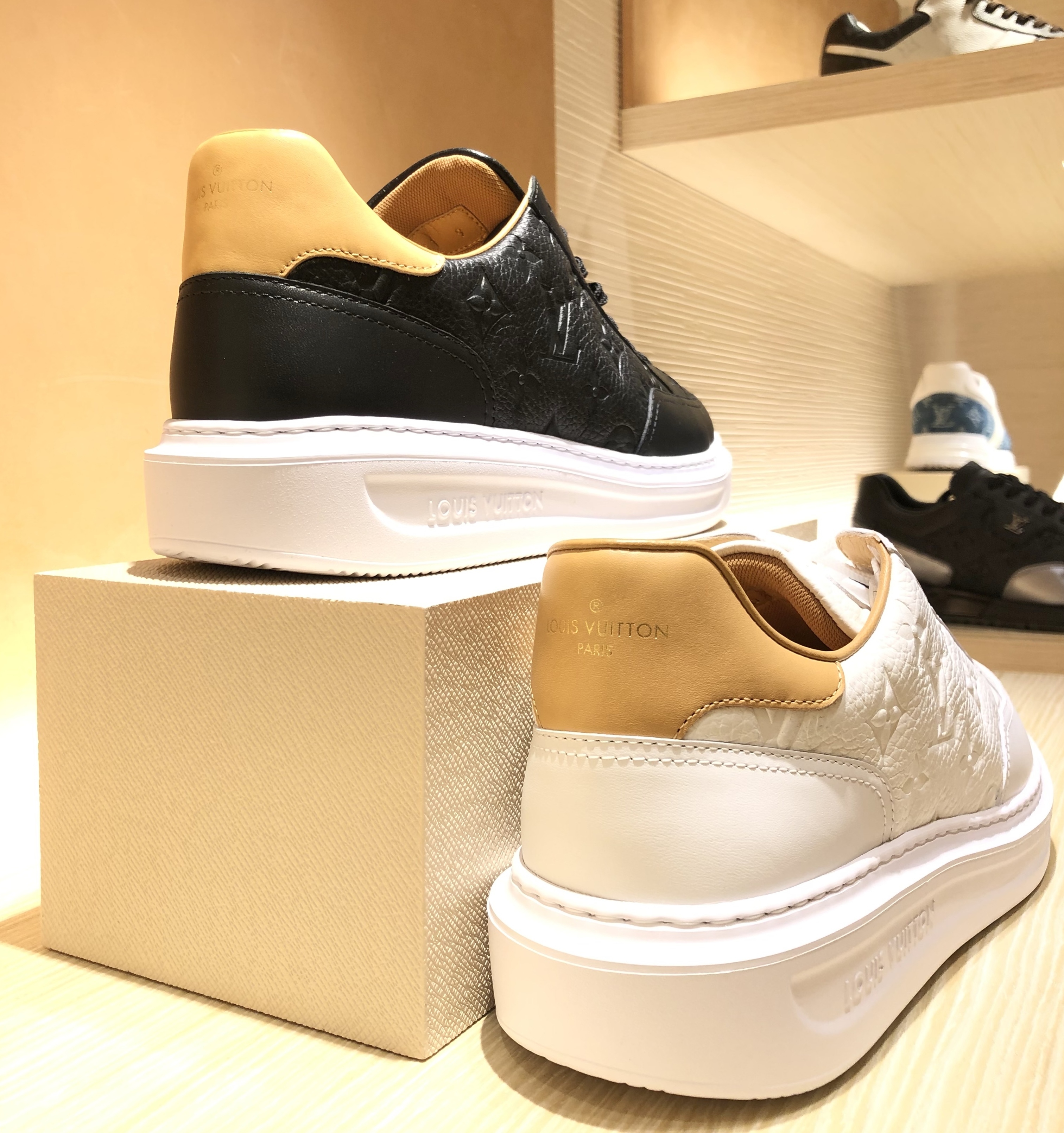 ルイヴィトン★ビバリーヒルズ ラインスニーカー★2色・関税込み