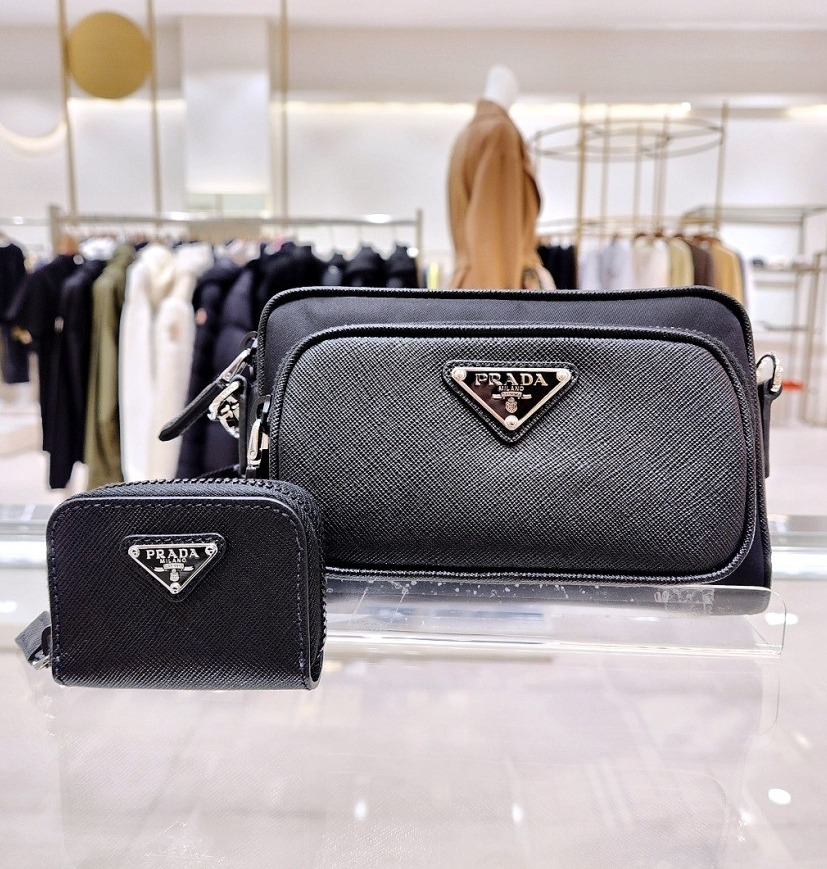送料関税込☆PRADA Re-Nylon x レザー ショルダーバッグ☆超人気