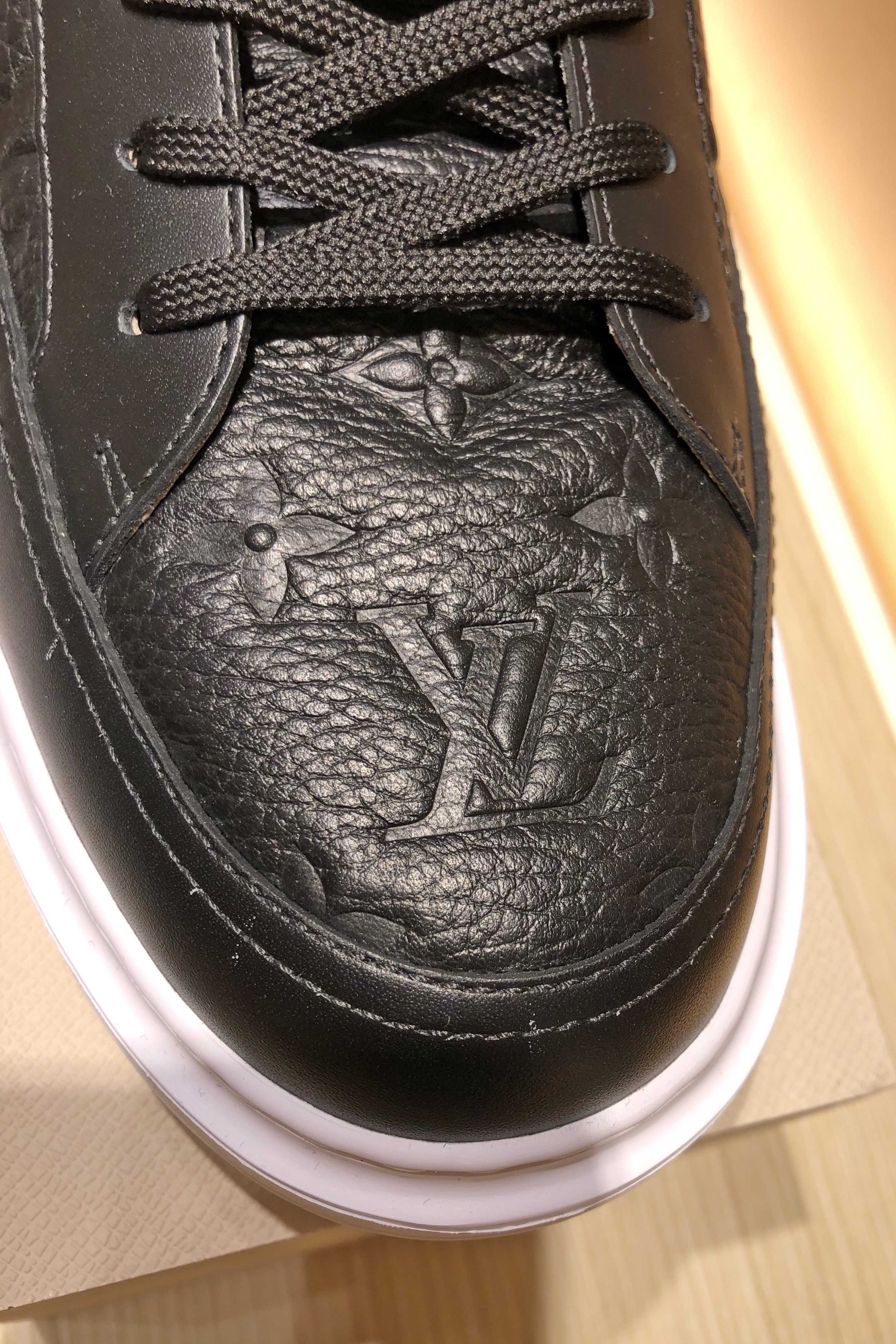 ルイヴィトン★ビバリーヒルズ ラインスニーカー★2色・関税込み