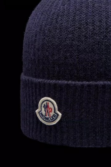 【冬に必須アイテム】モンクレール ニット帽 ギフトにも♡