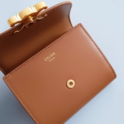 CELINE スモール トリオンフ フラップウォレット