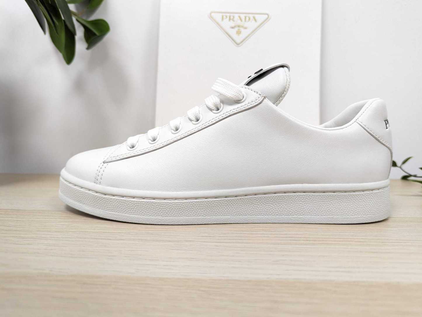 6万取引突破★UPS速達便利用！【PRADA】2EG400 3ON8_スニーカー