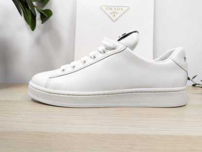 6万取引突破★UPS速達便利用！【PRADA】2EG400 3ON8_スニーカー