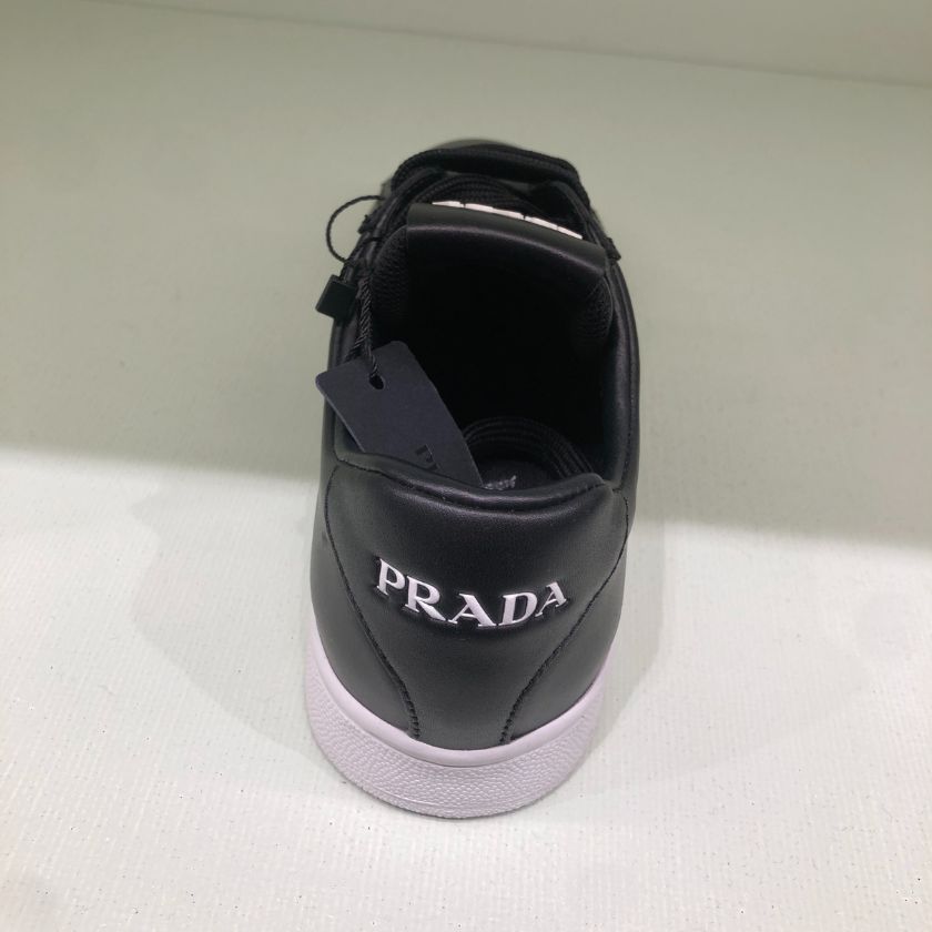 6万取引突破★UPS速達便利用！【PRADA】2EG400 3ON8_スニーカー