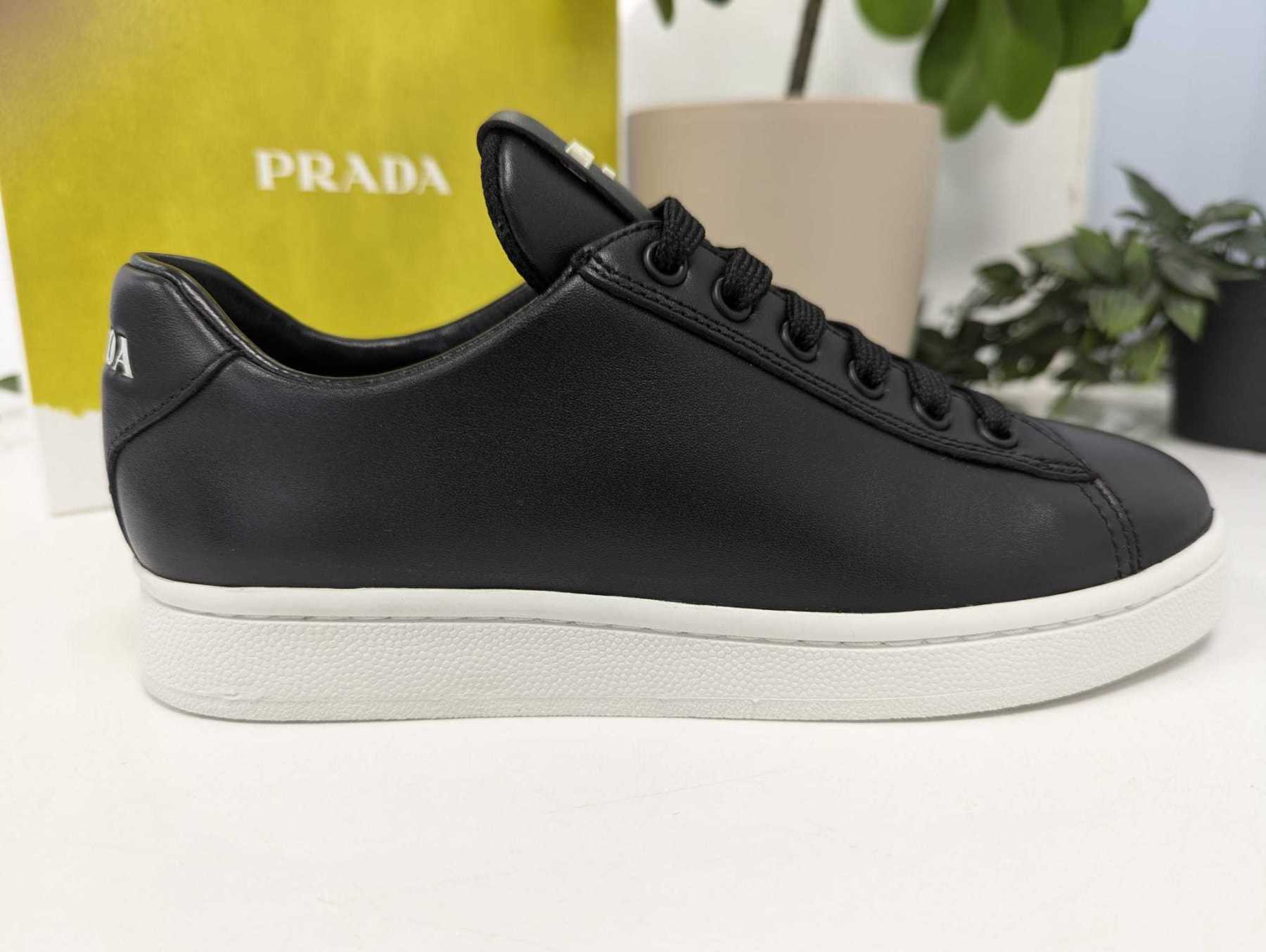 6万取引突破★UPS速達便利用！【PRADA】2EG400 3ON8_スニーカー