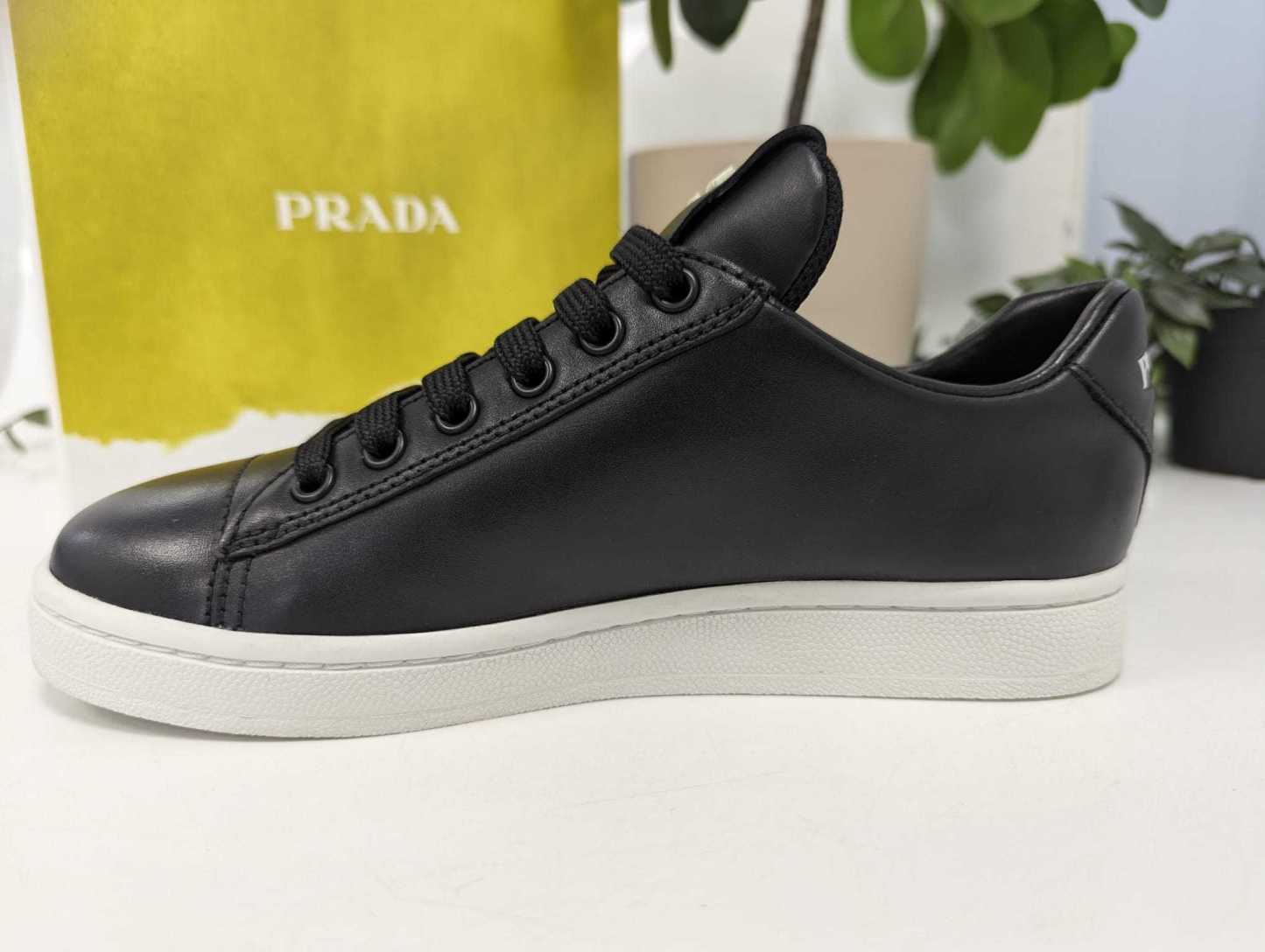 6万取引突破★UPS速達便利用！【PRADA】2EG400 3ON8_スニーカー