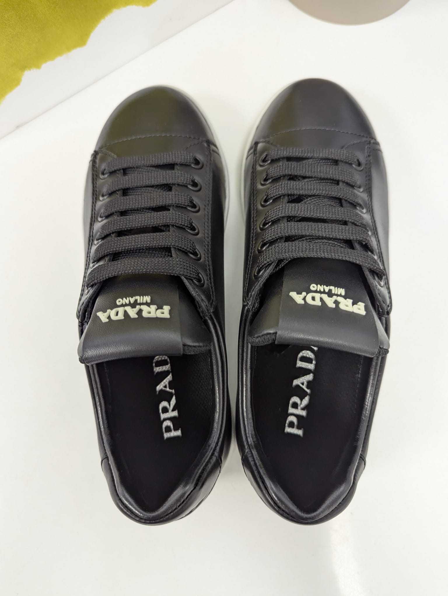 6万取引突破★UPS速達便利用！【PRADA】2EG400 3ON8_スニーカー