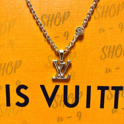 すぐ届く国内発送【Louis Vuitton】チャーム・LV ディメンション