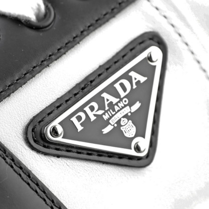 ♦PRADA♦メンズ スニーカー☆正規品・安全発送☆
