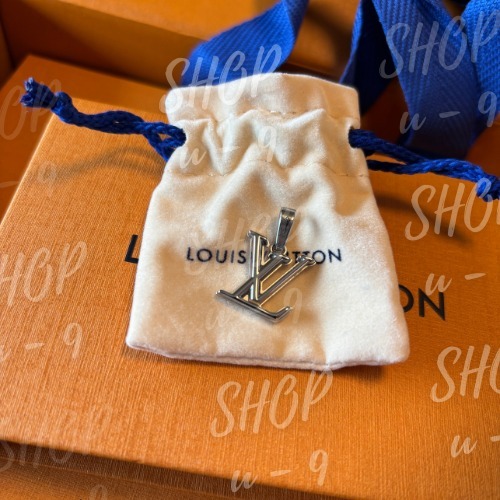 すぐ届く国内発送【Louis Vuitton】チャーム・LV ディメンション