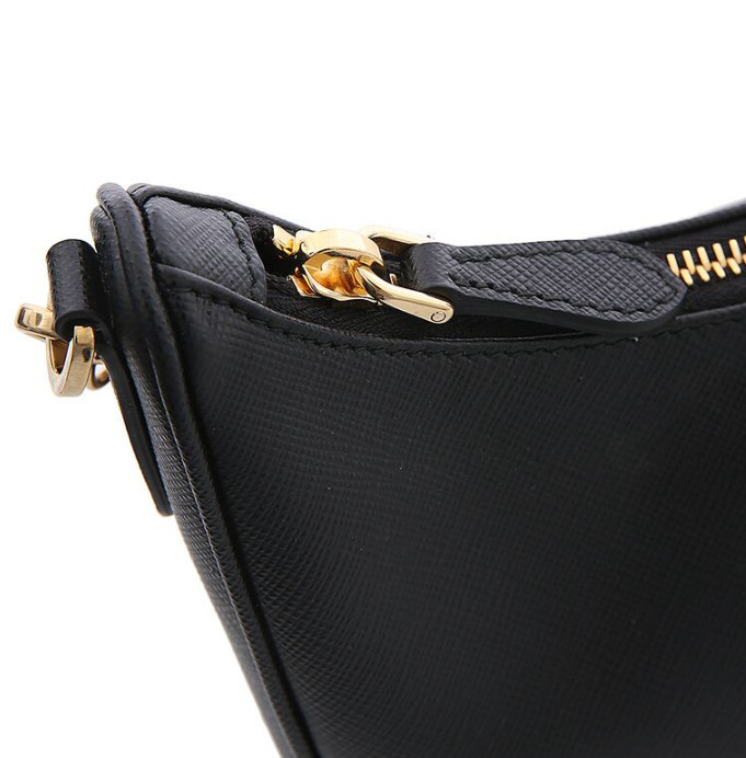 ♦PRADA♦レディースショルダーバッグ☆正規品☆