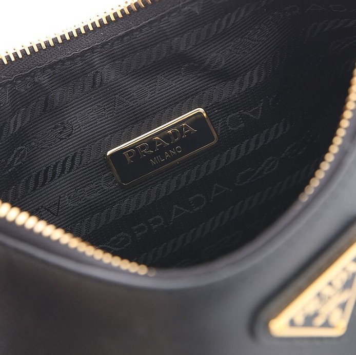 ♦PRADA♦レディースショルダーバッグ☆正規品☆
