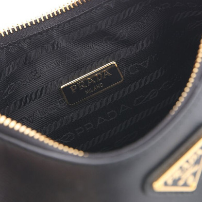 ♦PRADA♦レディースショルダーバッグ☆正規品☆