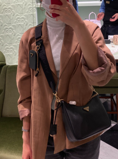 ♦PRADA♦レディースショルダーバッグ☆正規品☆