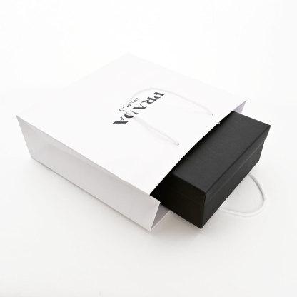 PRADA ナイロン 巾着ポーチ 三角ロゴ 1NA369