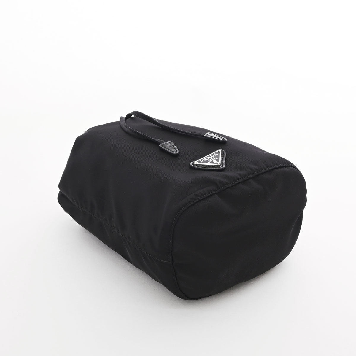 PRADA ナイロン 巾着ポーチ 三角ロゴ 1NA369
