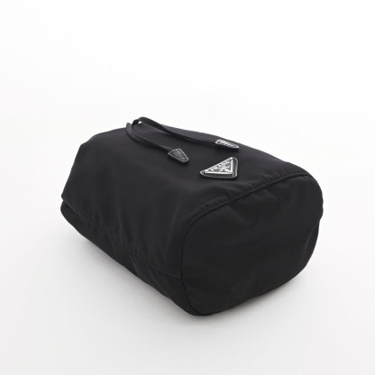 PRADA ナイロン 巾着ポーチ 三角ロゴ 1NA369