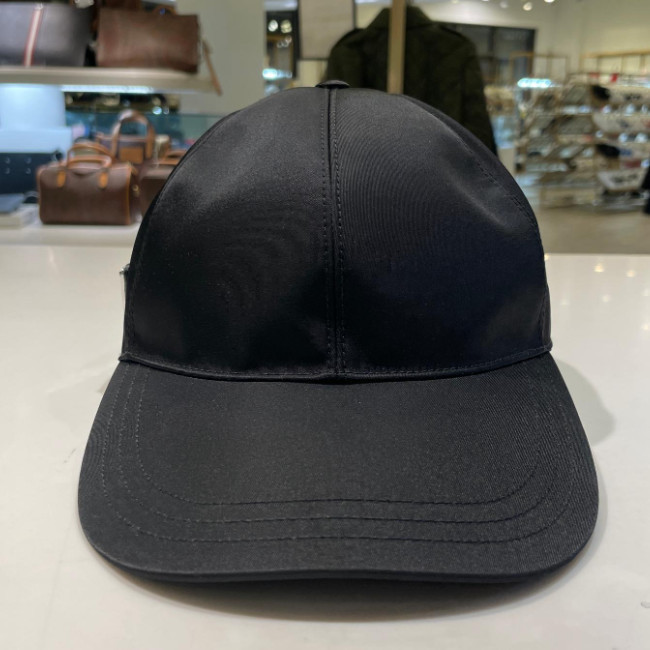 ★PRADA★ユニセックス キャップ☆正規品・安全発送☆