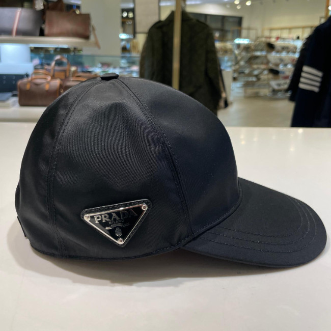 ★PRADA★ユニセックス キャップ☆正規品・安全発送☆