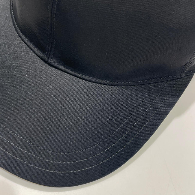 ★PRADA★ユニセックス キャップ☆正規品・安全発送☆