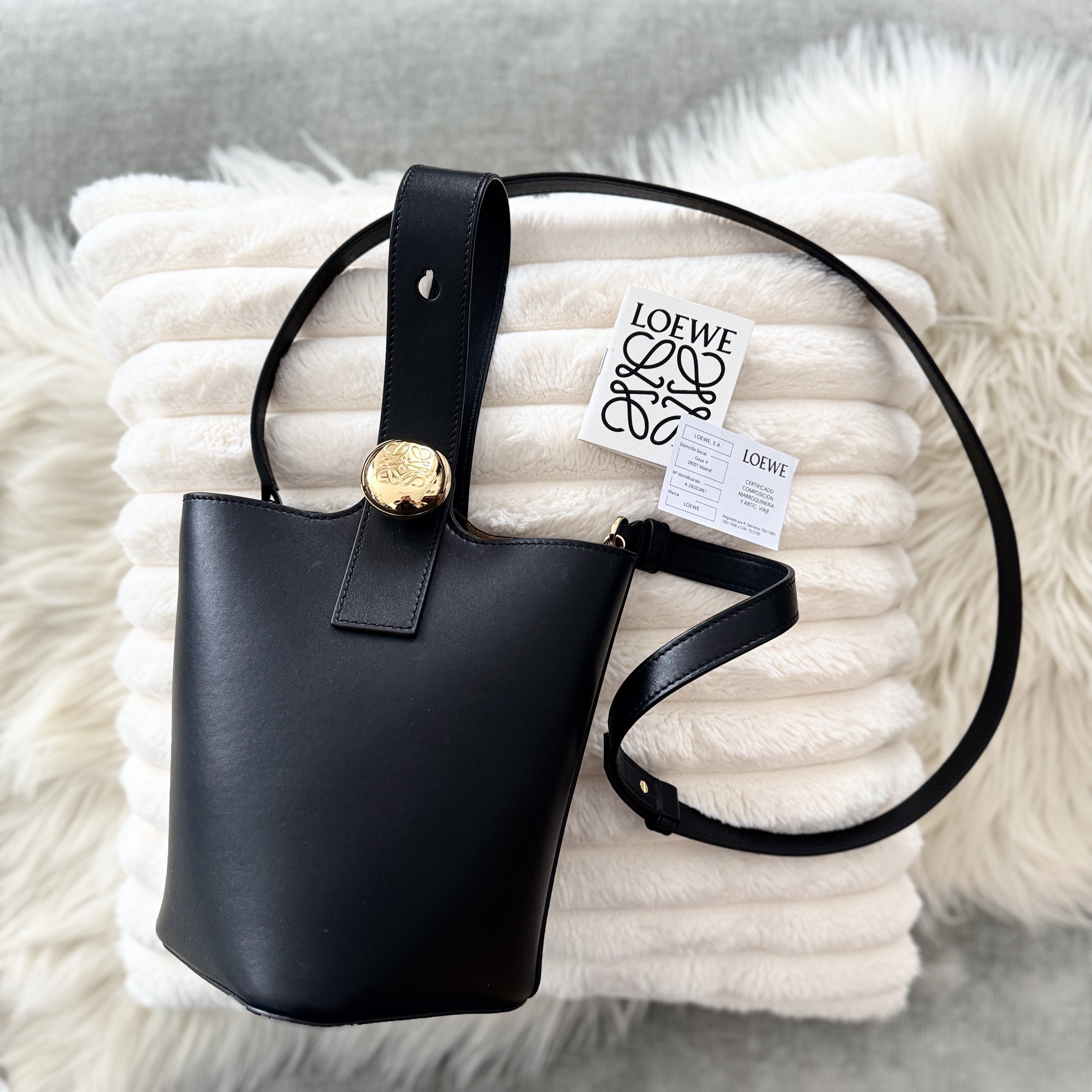 関税送料込国内発送★LOEWE ペブルバケットバッグミニ