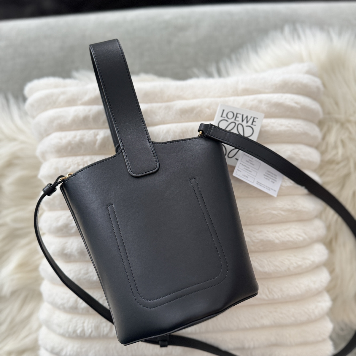 関税送料込国内発送★LOEWE ペブルバケットバッグミニ