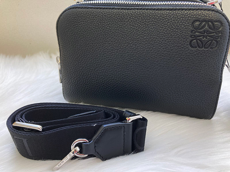 【LOEWE】ロエベ カメラ ミニ ウェアラブル クロスボディバッグ