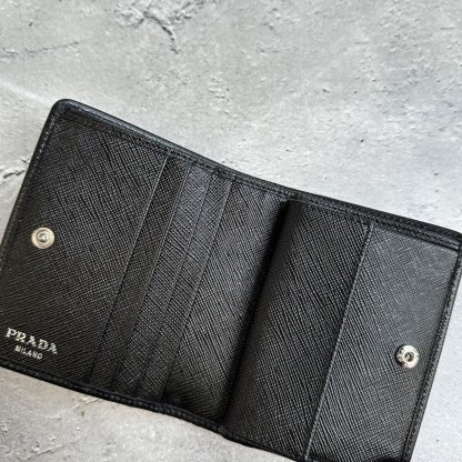 PRADA ナイロンxサファイアーノ 二折り財布 トライアングルロゴ