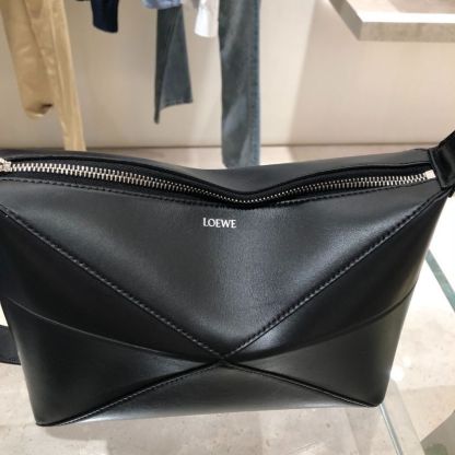 6万取引突破★UPS速達便利用【LOEWE】C510WBPX01_クラッチバッグ