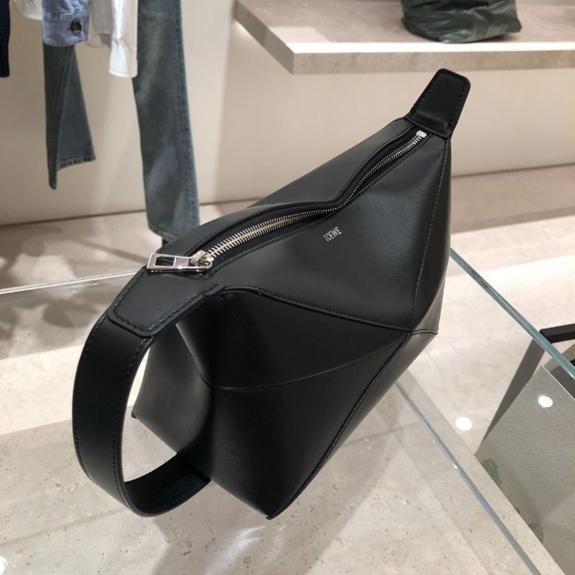 6万取引突破★UPS速達便利用【LOEWE】C510WBPX01_クラッチバッグ