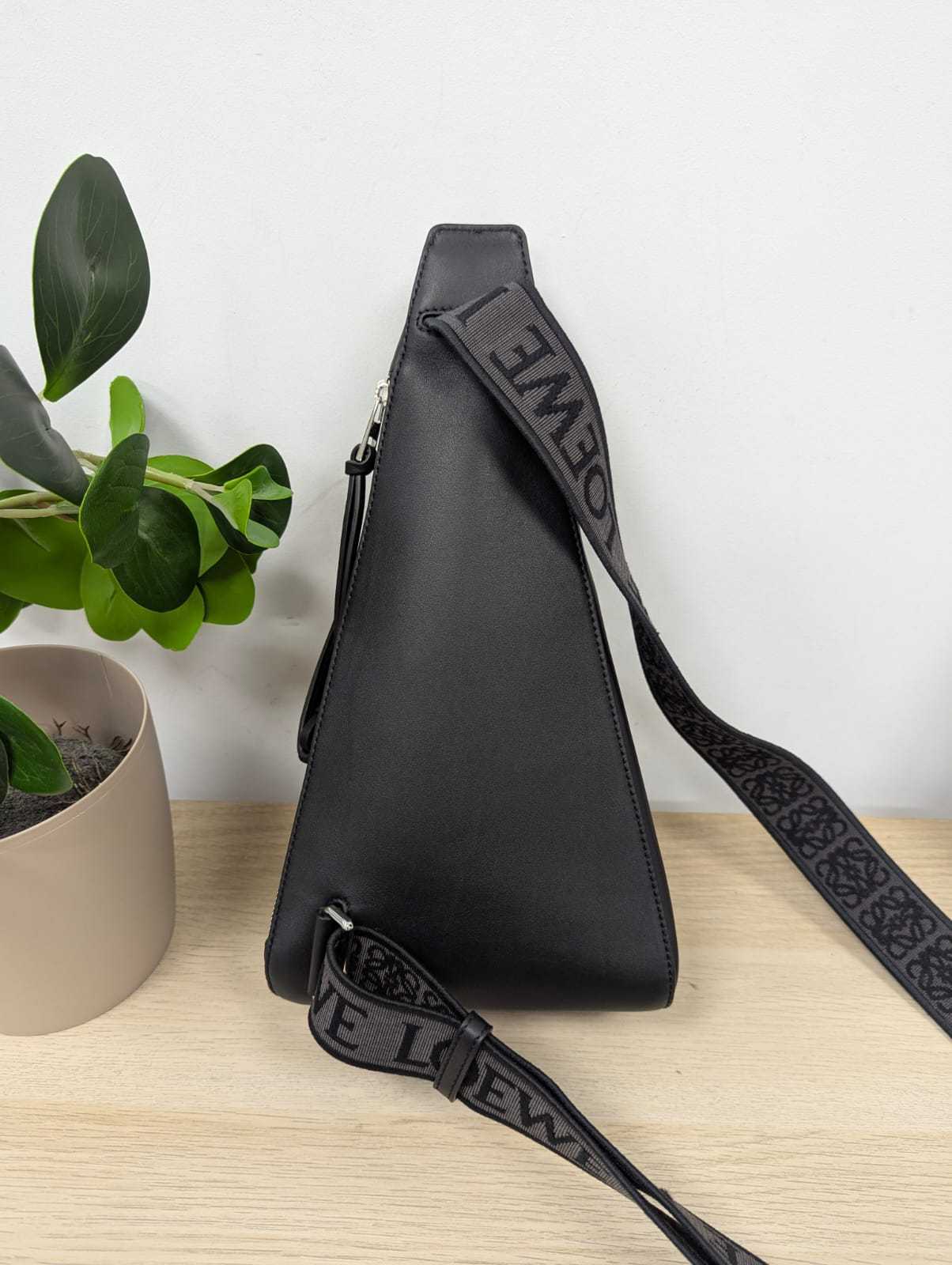 6万取引突破★UPS速達便！【LOEWE】B511A09X10_ショルダーバッグ