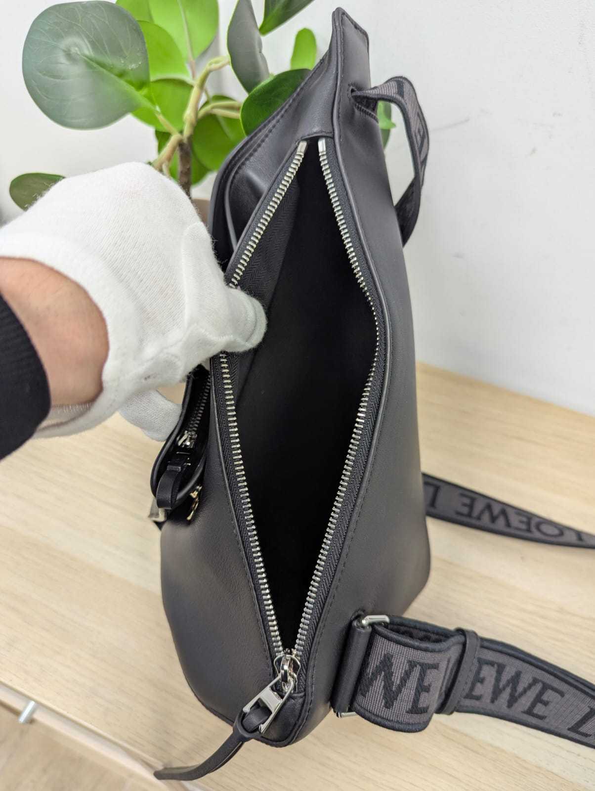 6万取引突破★UPS速達便！【LOEWE】B511A09X10_ショルダーバッグ