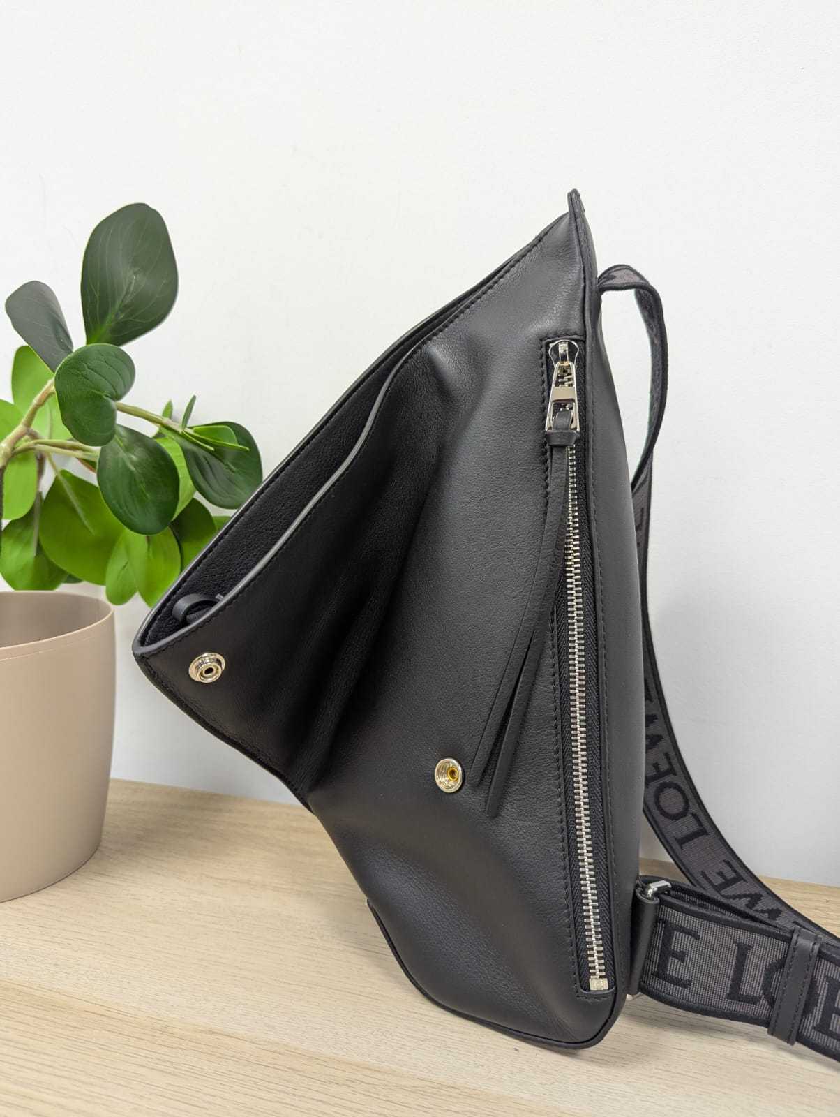 6万取引突破★UPS速達便！【LOEWE】B511A09X10_ショルダーバッグ