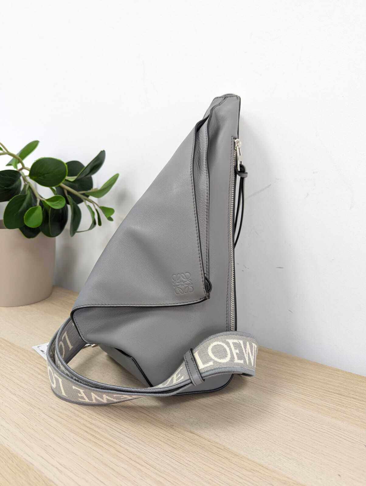 6万取引突破★UPS速達便！【LOEWE】B511A09X10_ショルダーバッグ