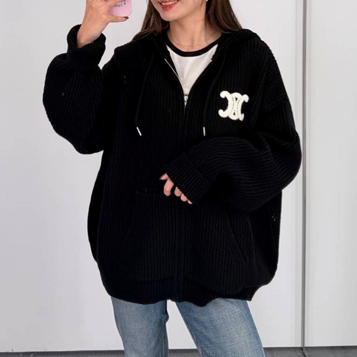 ★大人気！トリオンフが映える★【CELINE】ニットパーカー
