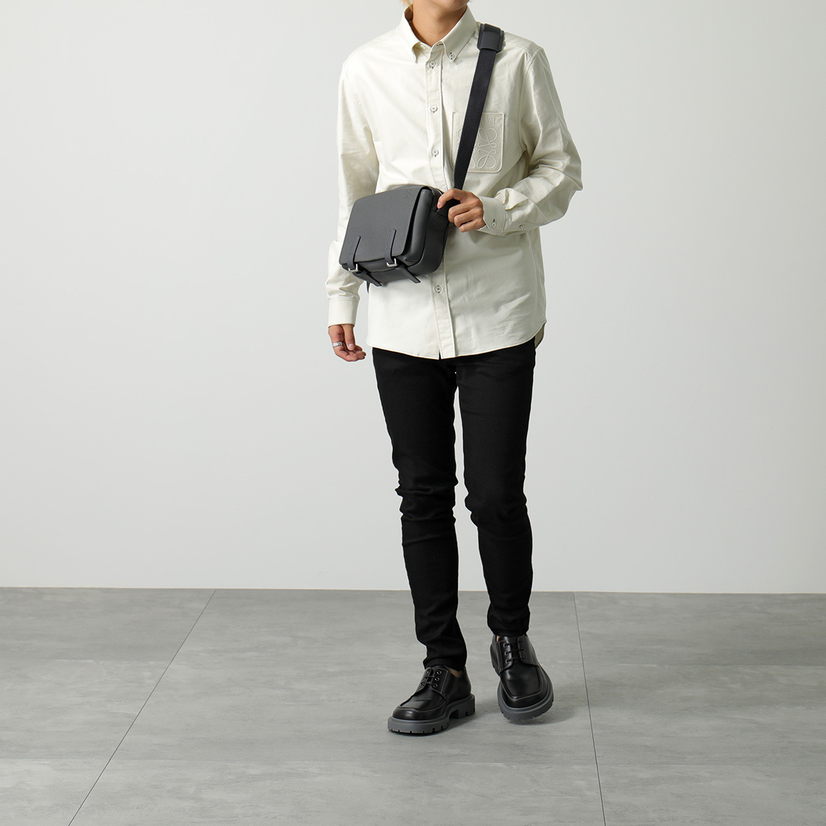 LOEWE バッグ MILITARY MESSENGE ミリタリー B553A72X22